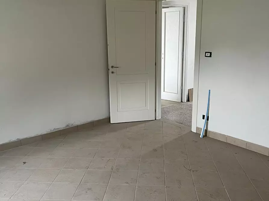 Immagine 19 di Casa indipendente in vendita  a Massa