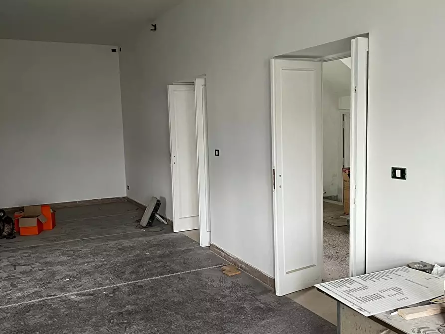 Immagine 2 di Casa indipendente in vendita  a Massa