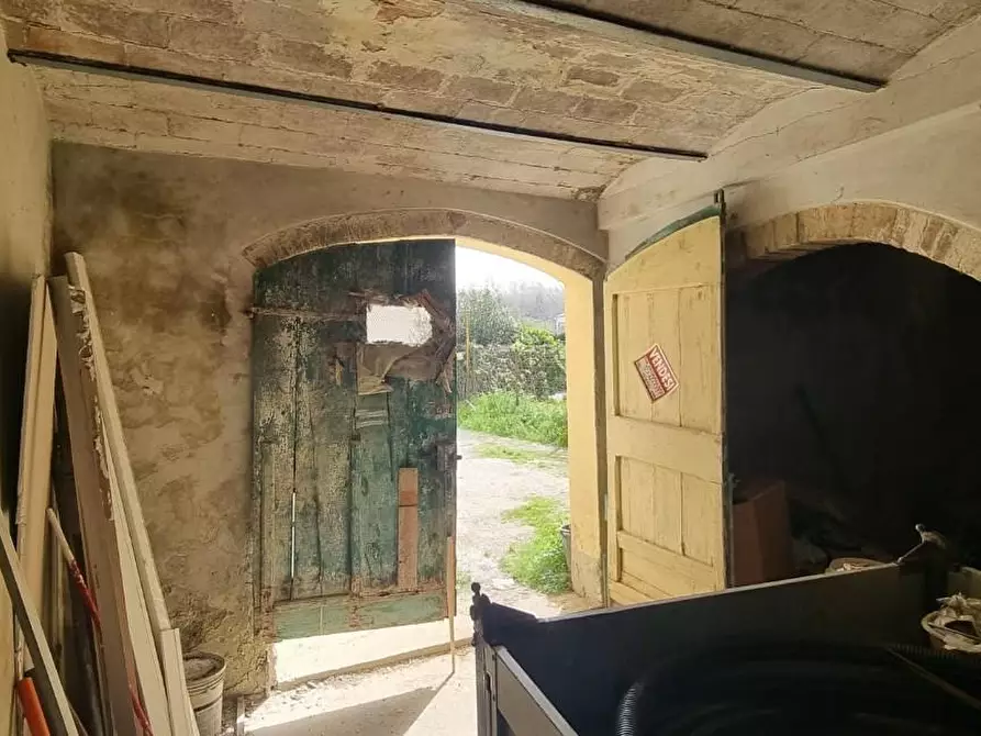 Immagine 20 di Locale commerciale in vendita  a Fauglia