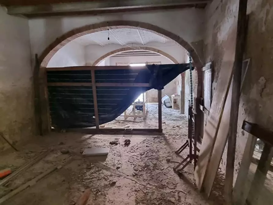 Immagine 7 di Locale commerciale in vendita  a Fauglia