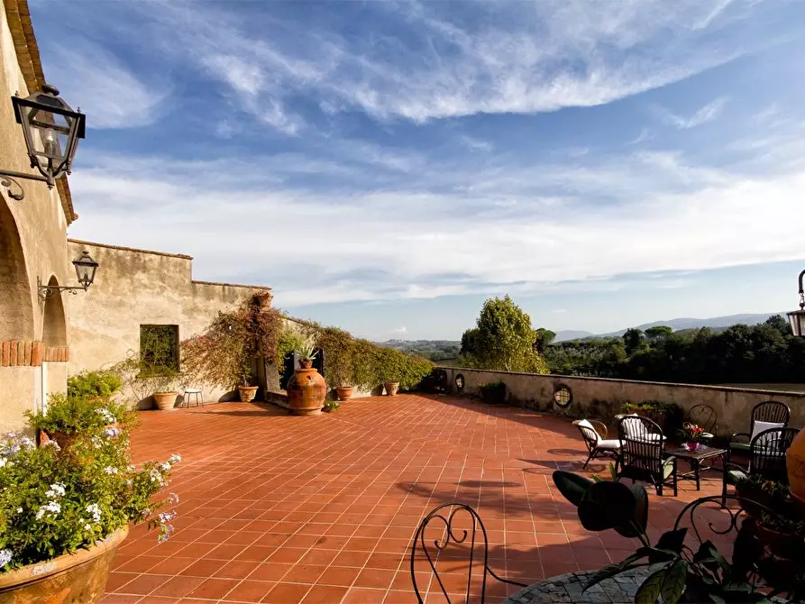 Immagine 18 di Villa in vendita  a Casciana Terme Lari