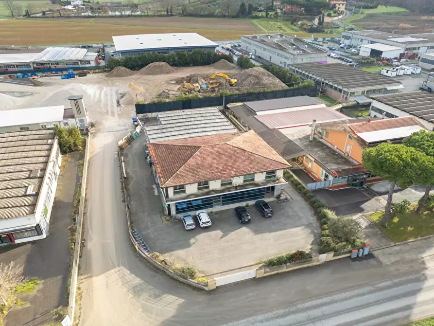 Immagine 2 di Attività artigianale in vendita  a Bientina