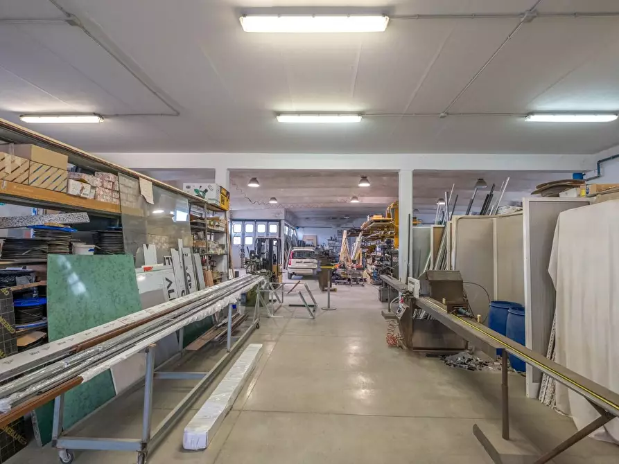 Immagine 23 di Attività artigianale in vendita  a Bientina