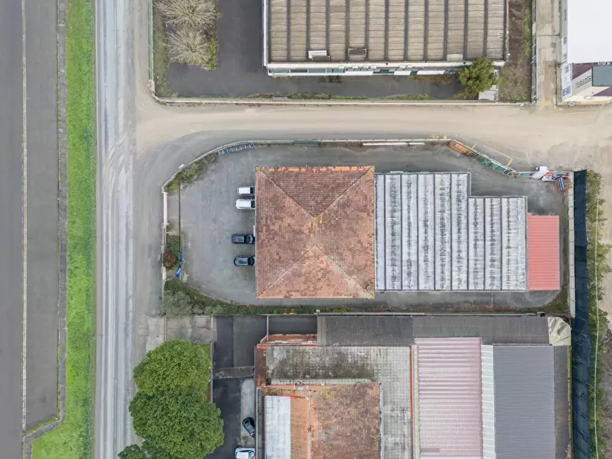 Immagine 8 di Attività artigianale in vendita  a Bientina