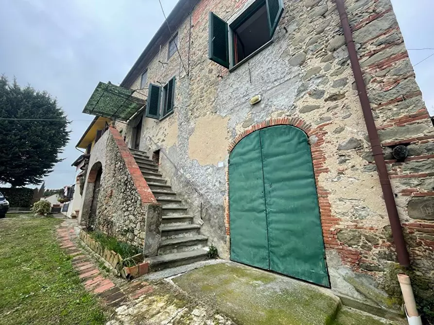 Immagine 21 di Rustico / casale in vendita  a Capannori