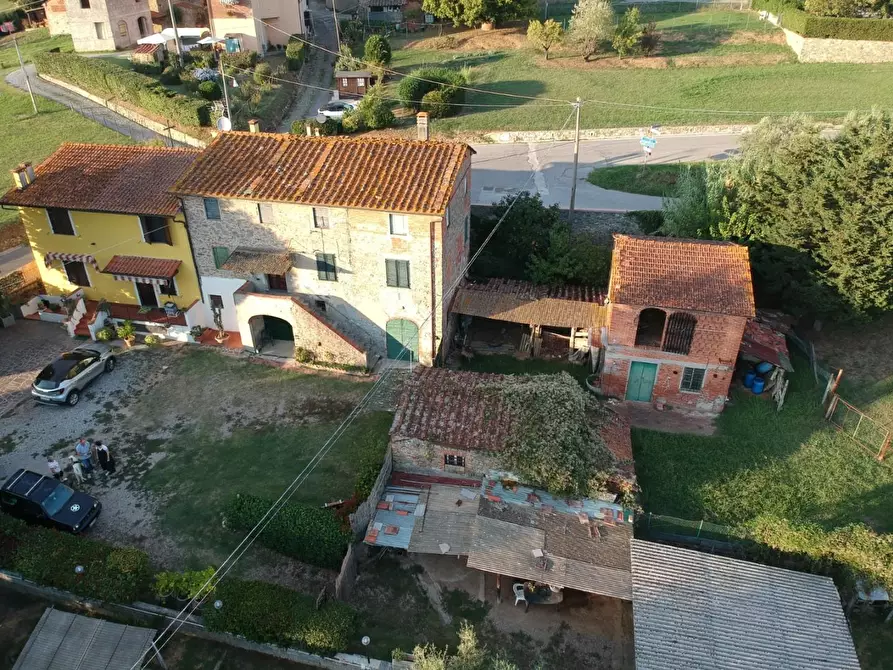 Immagine 42 di Rustico / casale in vendita  a Capannori