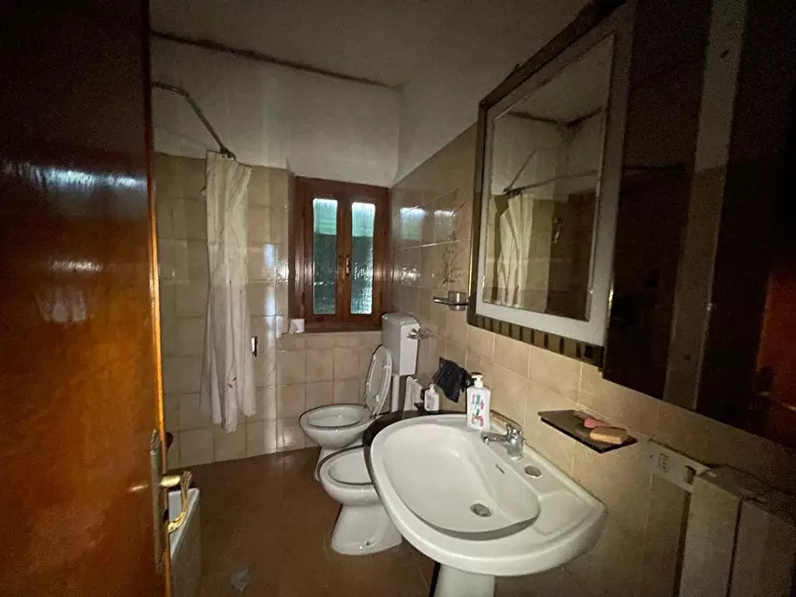 Immagine 25 di Rustico / casale in vendita  a Capannori