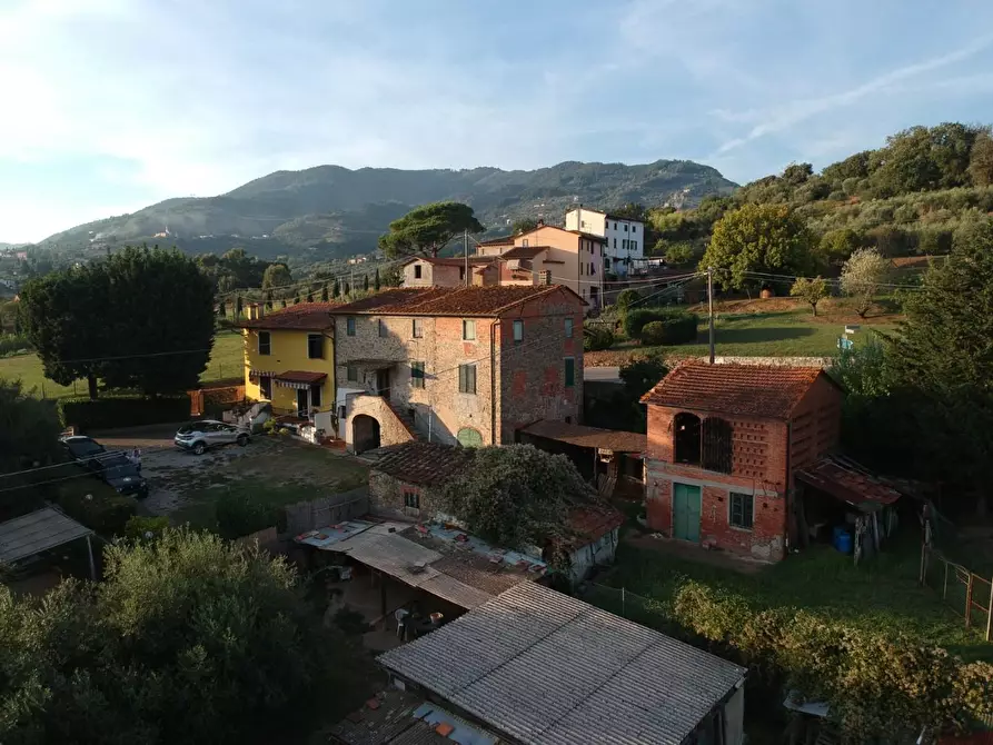 Immagine 44 di Rustico / casale in vendita  a Capannori