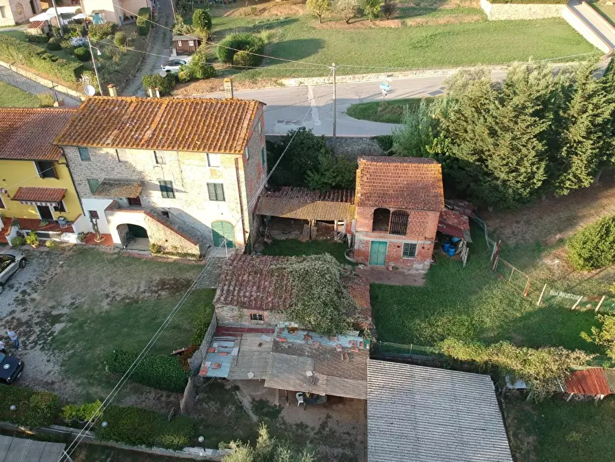 Immagine 49 di Rustico / casale in vendita  a Capannori