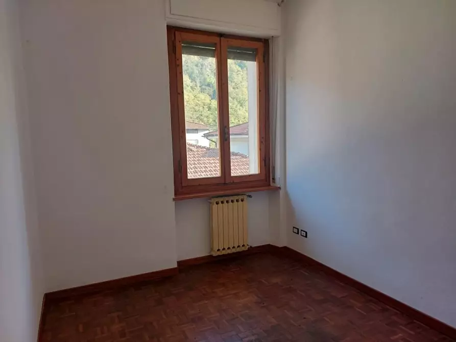 Immagine 9 di Appartamento in vendita  a Borgo A Mozzano