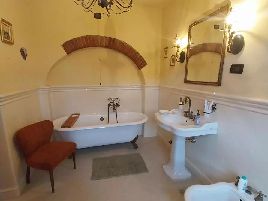 Immagine 27 di Rustico / casale in vendita  a Calci