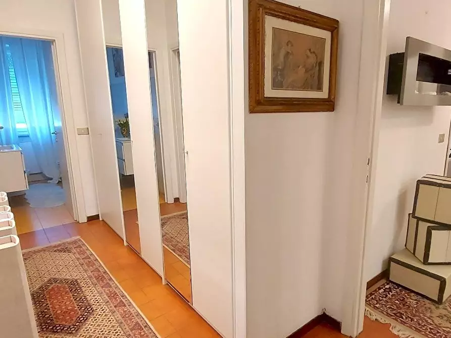 Immagine 17 di Appartamento in vendita  a Carrara