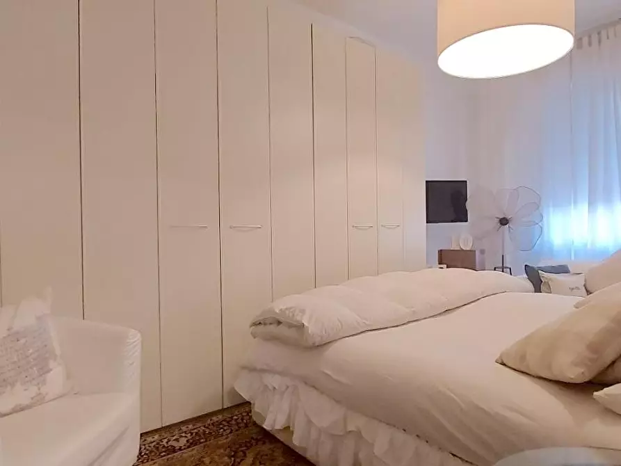 Immagine 23 di Appartamento in vendita  a Carrara