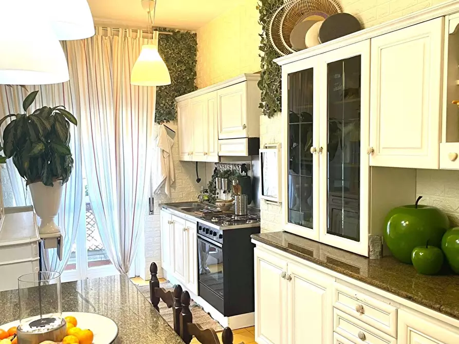 Immagine 14 di Appartamento in vendita  a Carrara