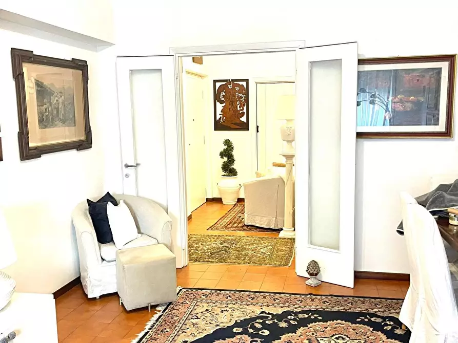 Immagine 11 di Appartamento in vendita  a Carrara