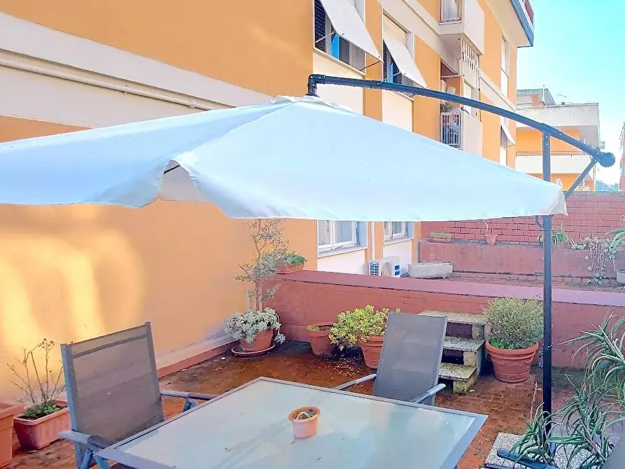 Immagine 50 di Appartamento in vendita  a Carrara