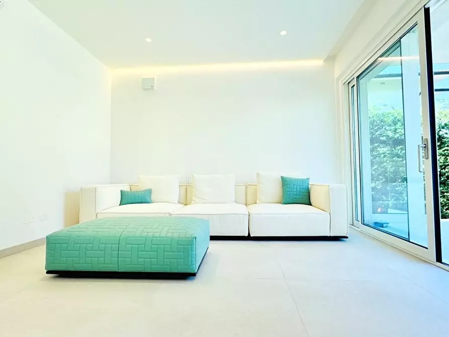 Immagine 4 di Villa in vendita  a Pietrasanta