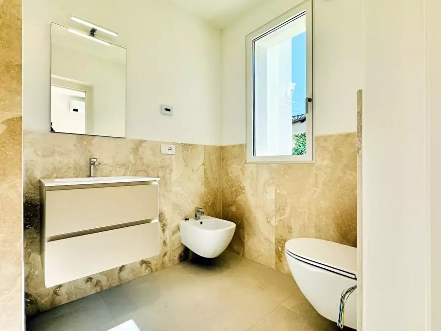 Immagine 18 di Villa in vendita  a Pietrasanta