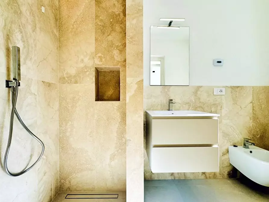 Immagine 19 di Villa in vendita  a Pietrasanta