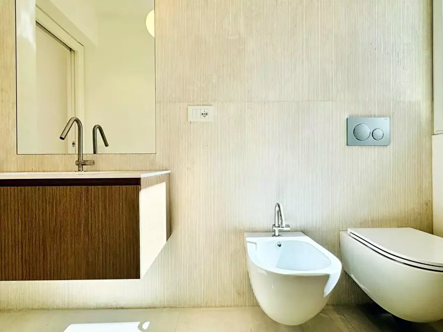 Immagine 14 di Villa in vendita  a Pietrasanta