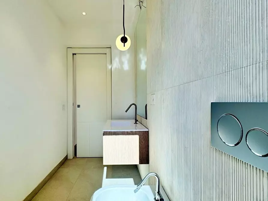 Immagine 15 di Villa in vendita  a Pietrasanta