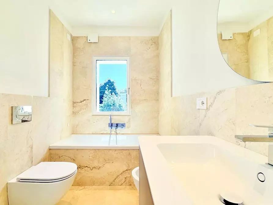 Immagine 29 di Villa in vendita  a Pietrasanta