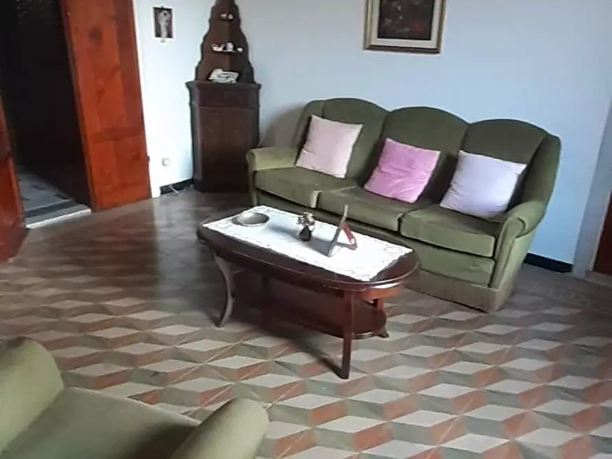 Immagine 1 di Casa bifamiliare in vendita  a Carrara