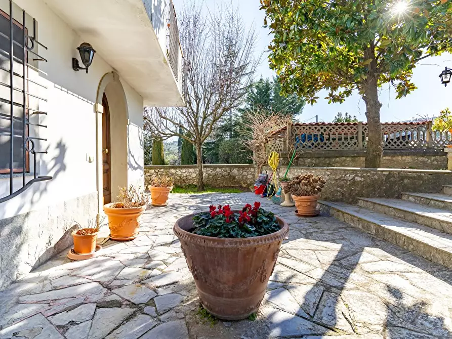 Immagine 1 di Villa in vendita  a Montaione