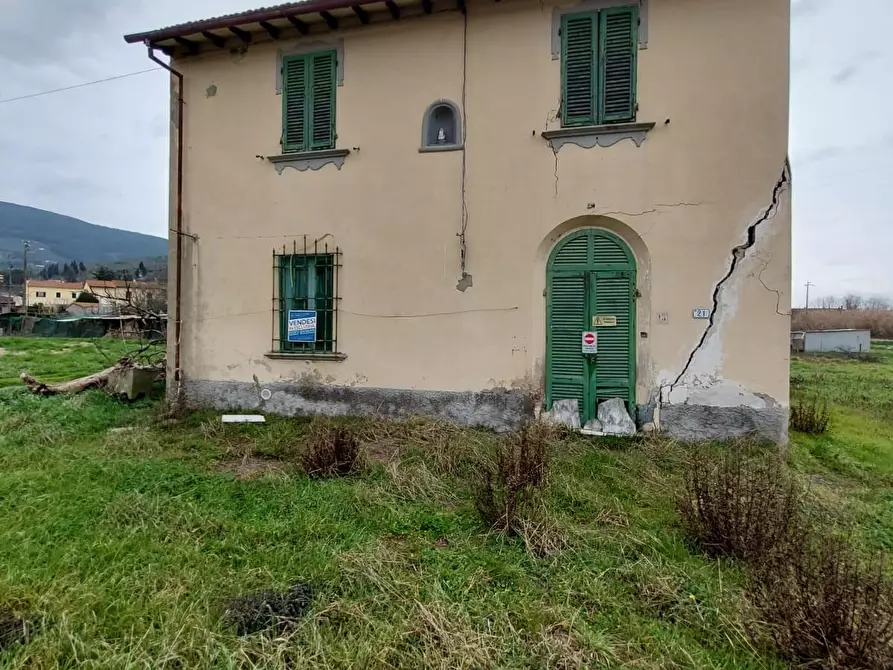 Immagine 1 di Terreno residenziale in vendita  a Buti