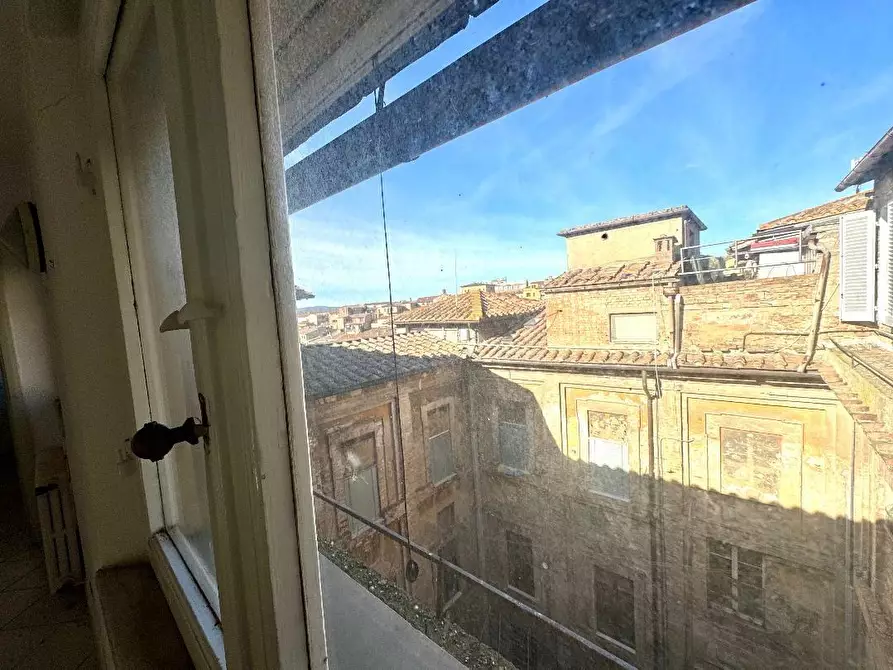 Immagine 19 di Appartamento in vendita  a Siena