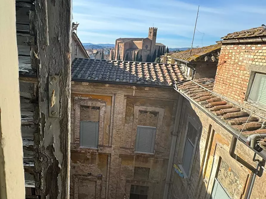 Immagine 18 di Appartamento in vendita  a Siena