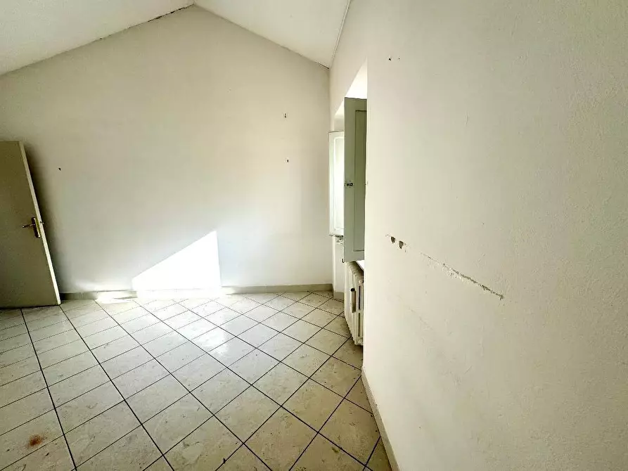 Immagine 17 di Appartamento in vendita  a Siena