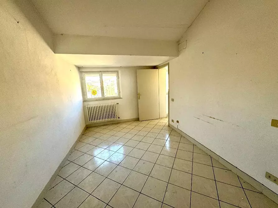 Immagine 9 di Appartamento in vendita  a Siena