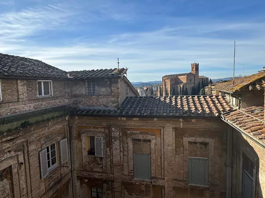 Immagine 23 di Appartamento in vendita  a Siena
