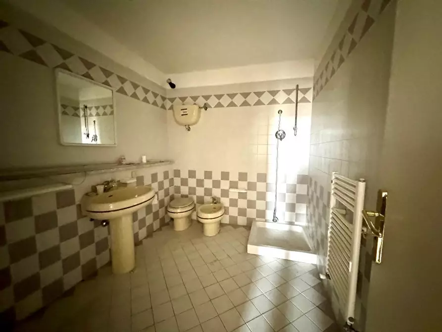 Immagine 20 di Appartamento in vendita  a Siena