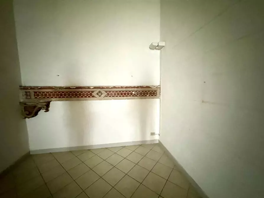 Immagine 15 di Appartamento in vendita  a Siena