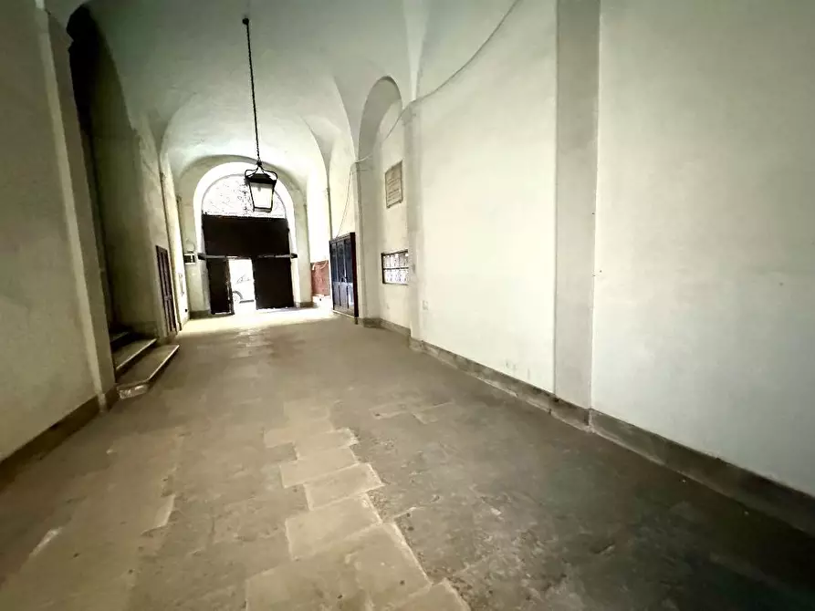 Immagine 5 di Appartamento in vendita  a Siena