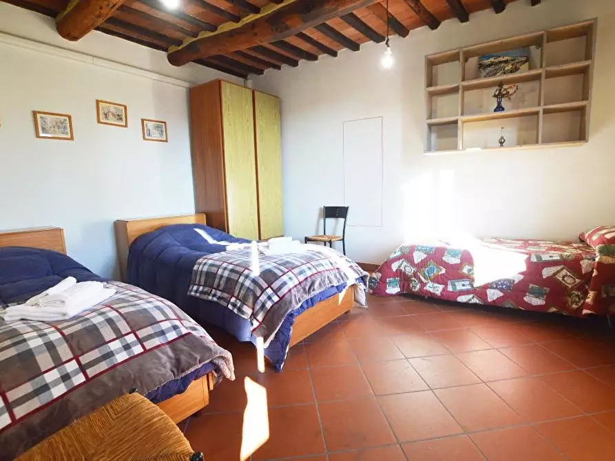 Immagine 15 di Appartamento in vendita  a Lucca