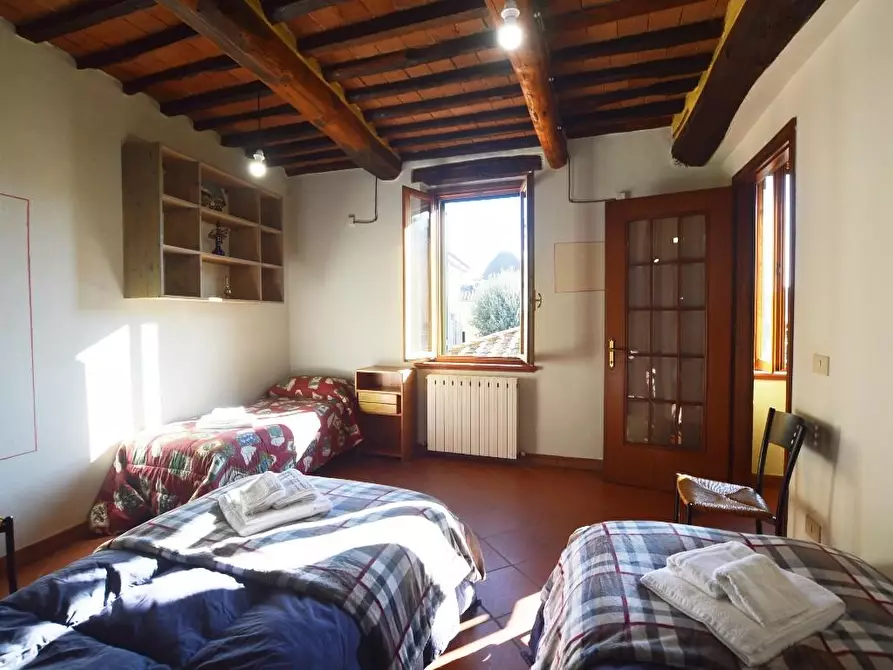 Immagine 16 di Appartamento in vendita  a Lucca