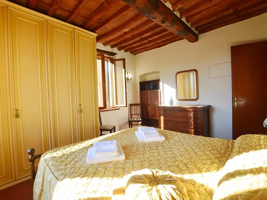 Immagine 18 di Appartamento in vendita  a Lucca