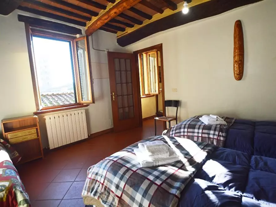 Immagine 17 di Appartamento in vendita  a Lucca