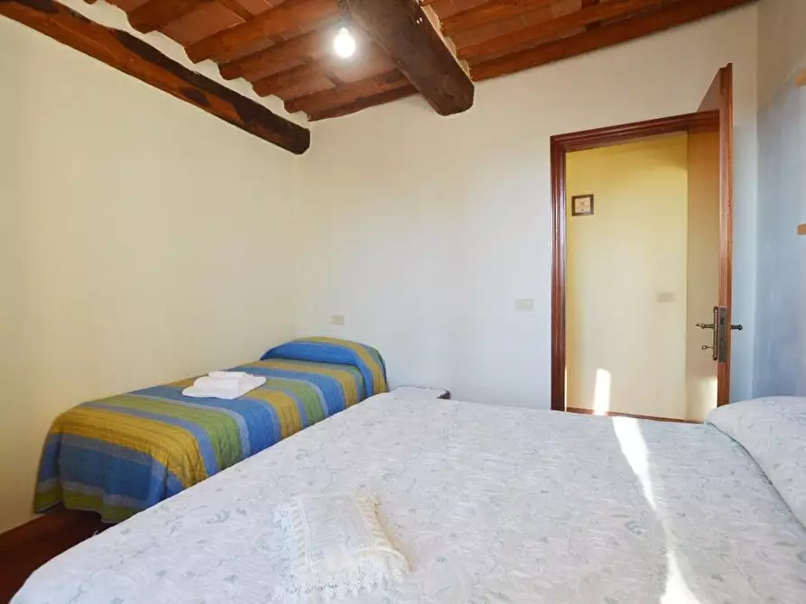 Immagine 22 di Appartamento in vendita  a Lucca