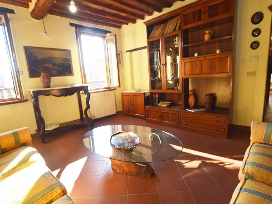 Immagine 6 di Appartamento in vendita  a Lucca