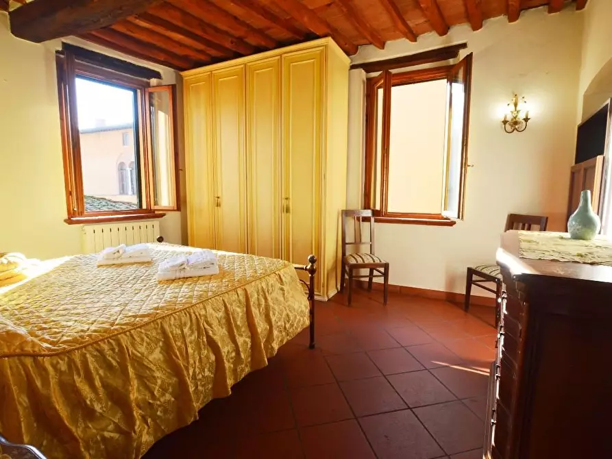 Immagine 19 di Appartamento in vendita  a Lucca