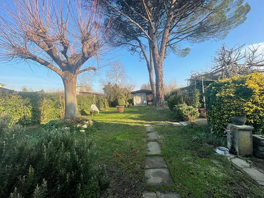 Immagine 12 di Casa indipendente in vendita  a Porcari