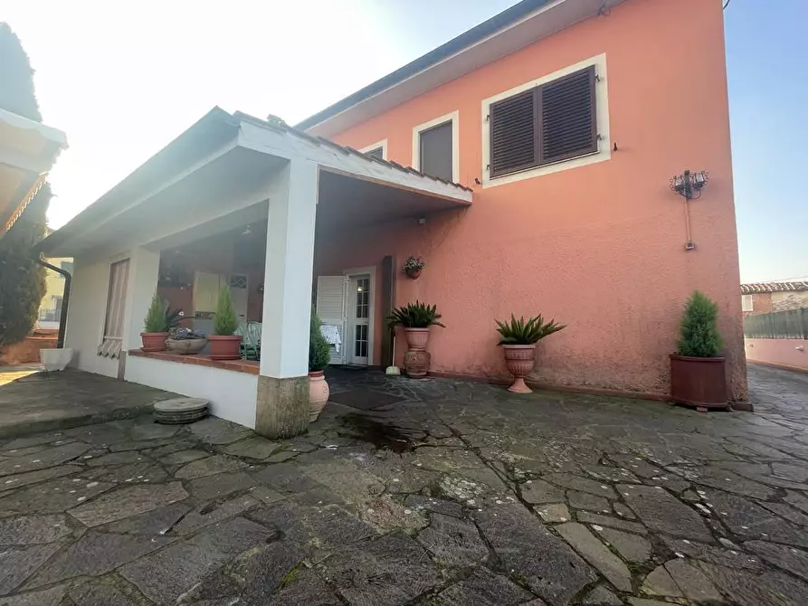 Immagine 2 di Casa indipendente in vendita  a Porcari