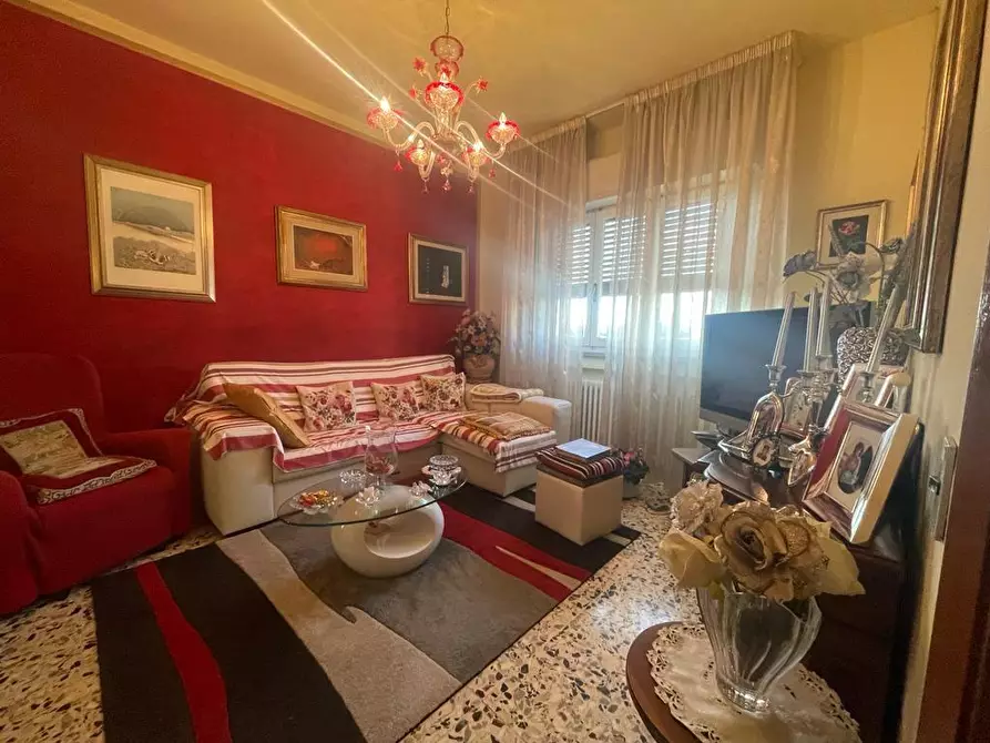 Immagine 4 di Casa indipendente in vendita  a Porcari