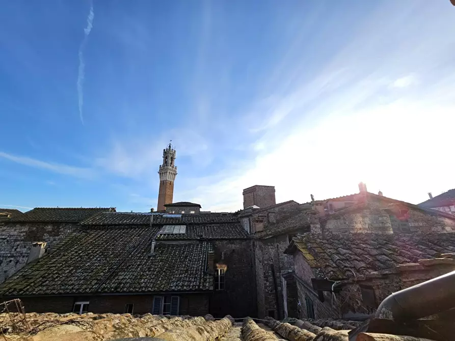 Immagine 15 di Mansarda in vendita  a Siena