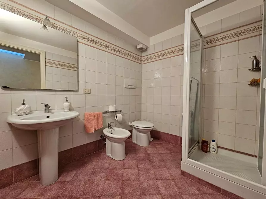 Immagine 22 di Mansarda in vendita  a Siena