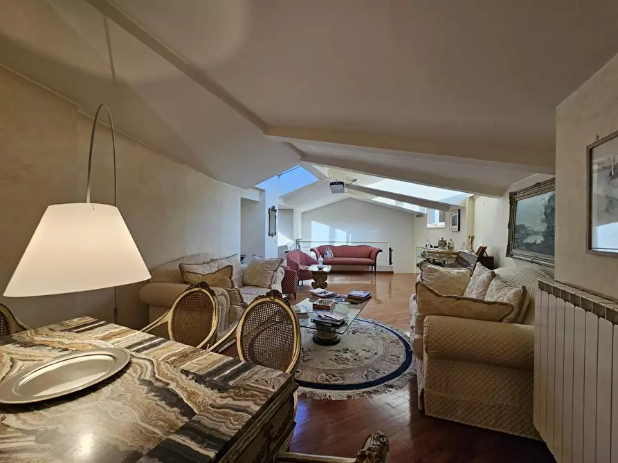 Immagine 8 di Mansarda in vendita  a Siena